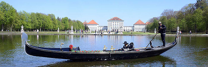 Bild: Gondel auf dem Mittelkanal des Nymphenburger Schlossparks