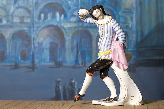 Picture: Porcelain figure 'Scaramuz', F. A. Bustelli